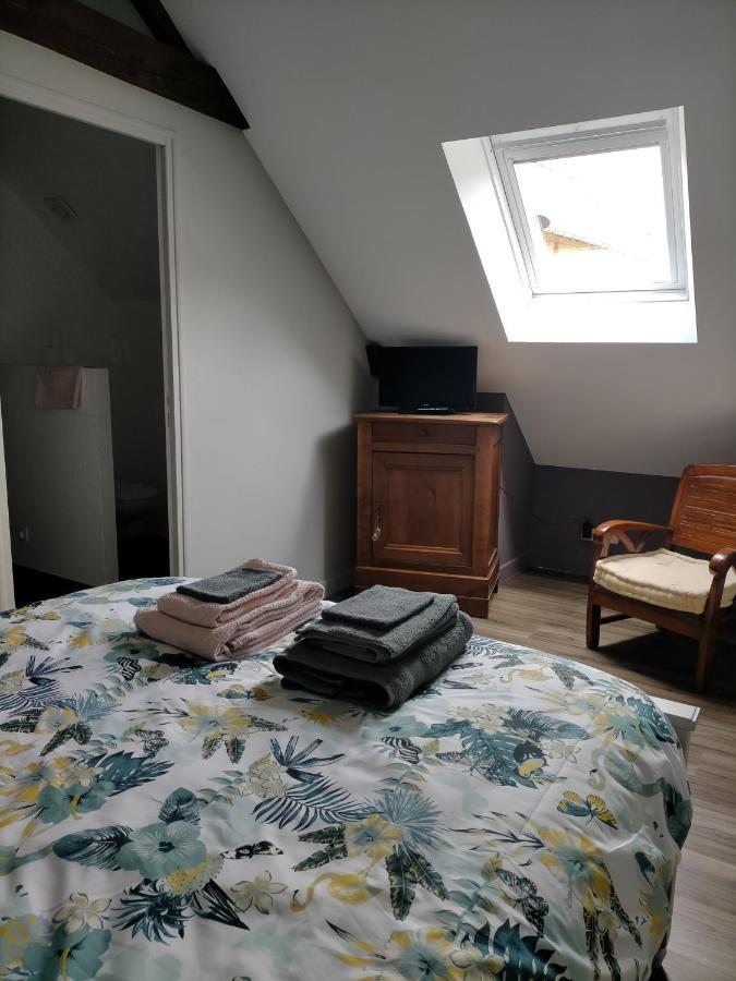 Le Gite Des Serres Parne-sur-Roc エクステリア 写真